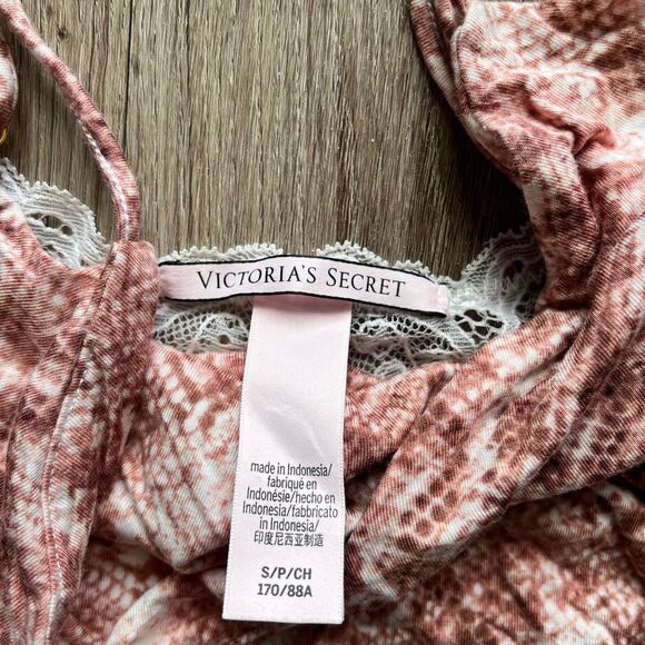 Victoria’s Secret Pink and white lace cami top Size Small - Picture 3 of 5